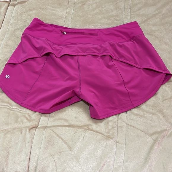 Lululemon mid rise speed up shorts - Picture 2 of 9